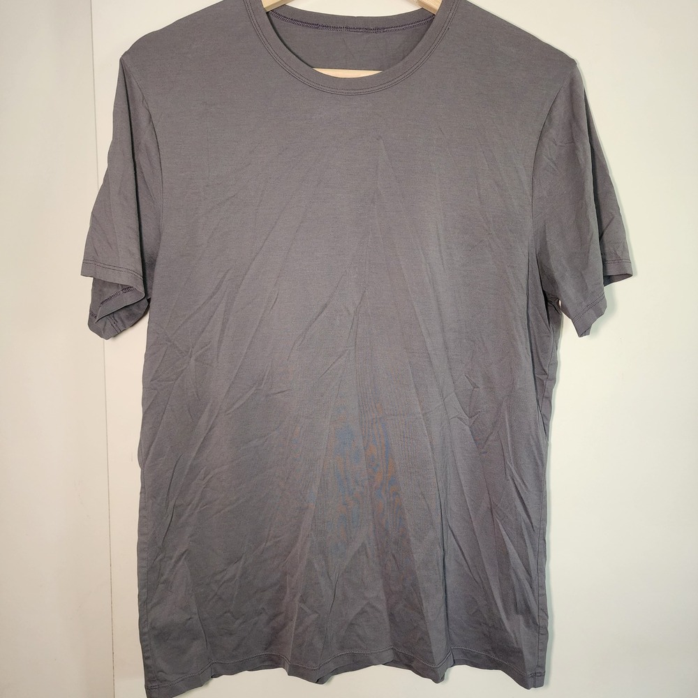 Lululemon T-Shirt Mens Medium Gray Excellent Short Sleeve Crew Neck Athletic Tee